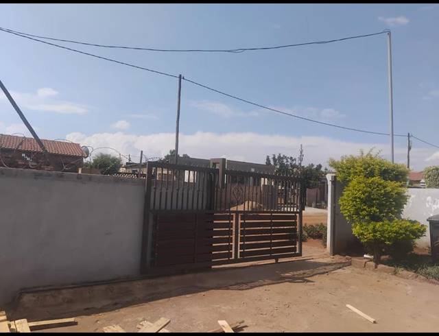 3 BEDROOM HOUSE FOR SALE IN SOSHANGUVE TT